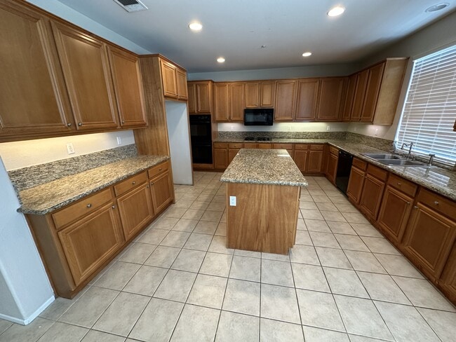 Building Photo - 6382 Puma Pl