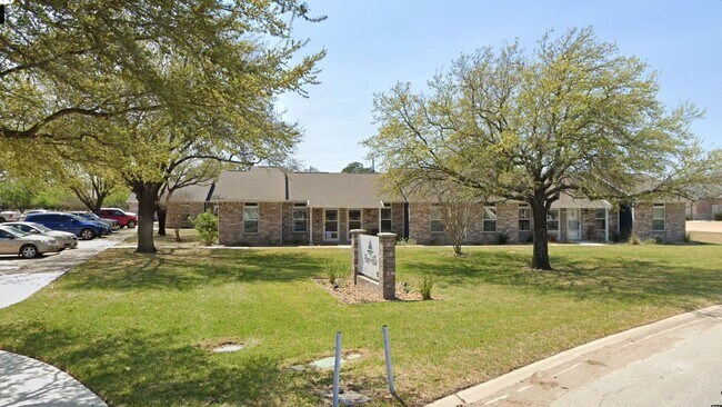 Foto del edificio - 112 Dixon Dr