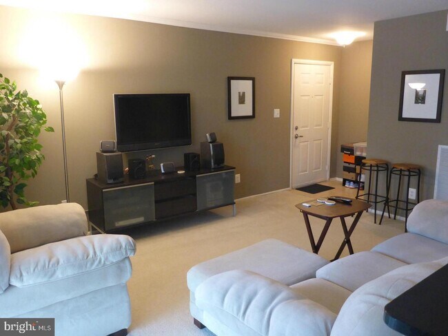 Foto del edificio - 1715 Ascot Way