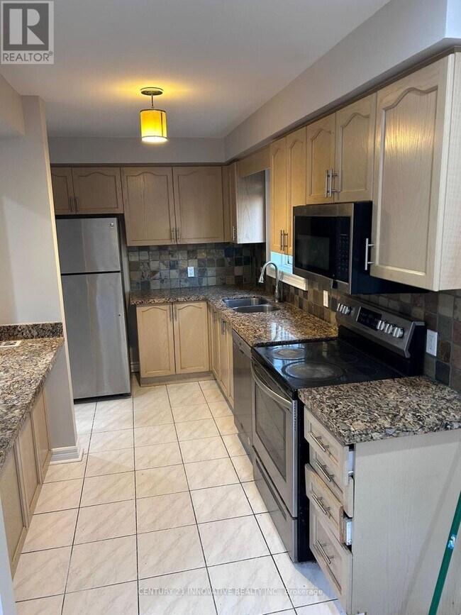 Photo du bâtiment - 43 Summerdale Crescent