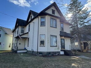 Building Photo - 218 E Erie St