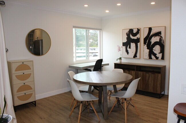 Foto del edificio - 4064 Huerfano Ave