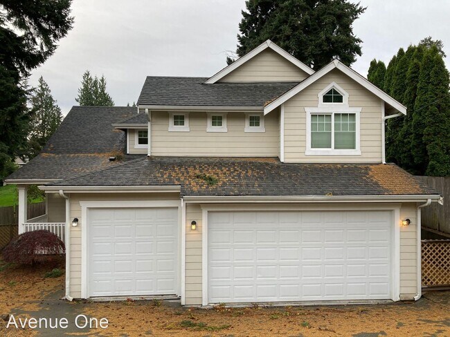 Building Photo - 3 br, 3 bath House - 1033 S 128th St