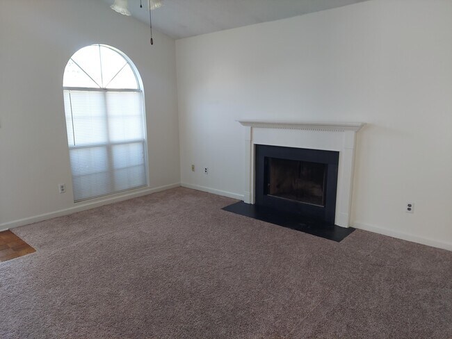 Foto del edificio - 2604 Woodhill Dr