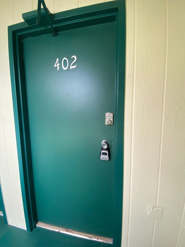 Building Photo - 025RIV