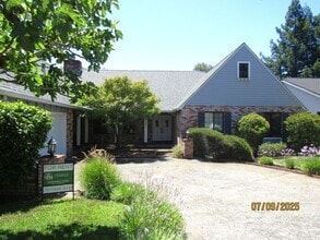 Building Photo - 3231 Cobblestone Dr