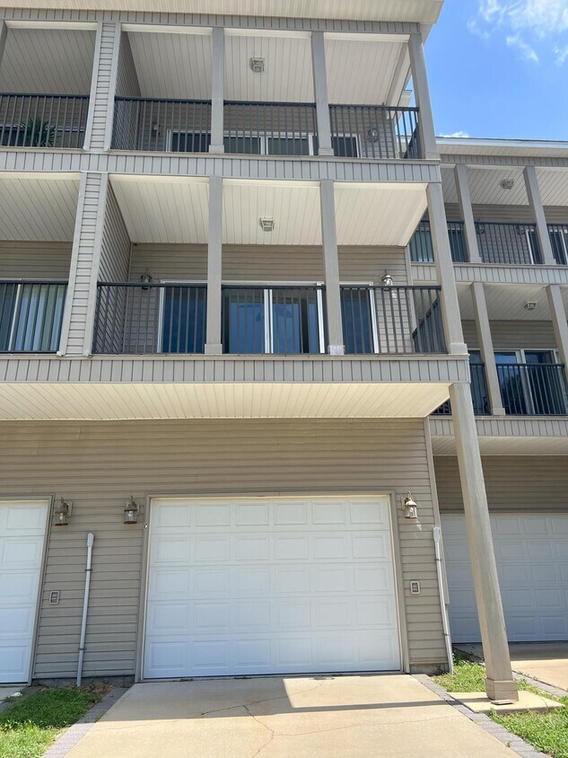 Foto principal - 1147 N Bayshore Dr
