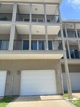 Building Photo - 1147 N Bayshore Dr