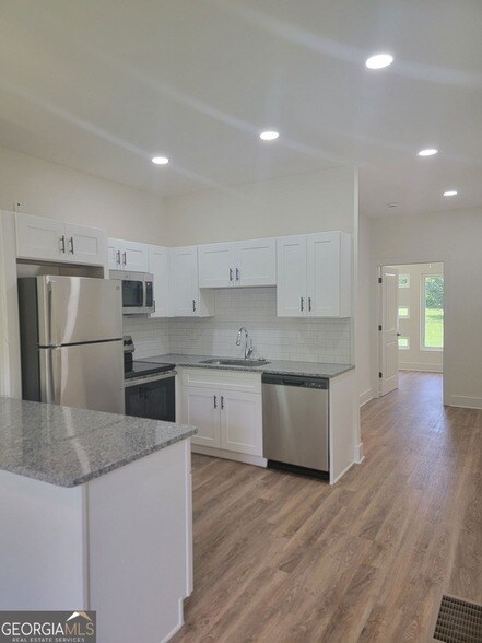Foto del edificio - 1351 Brewster St SW