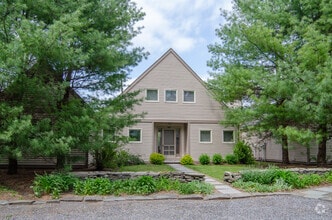 Building Photo - 332 Arcadia Dr