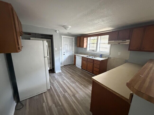 Foto del edificio - 711 W 46th St