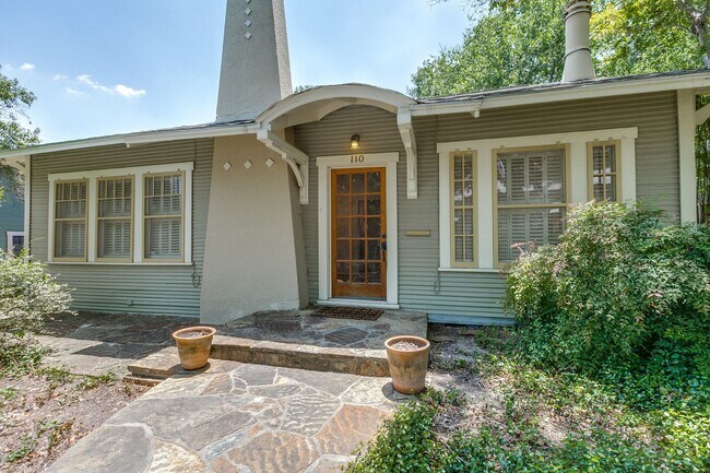 Building Photo - 2-BEDROOM ALAMO HEIGHTS COTTAGE