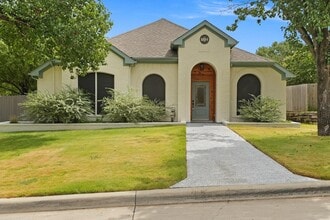 Building Photo - 1216 Bold Forbes Dr
