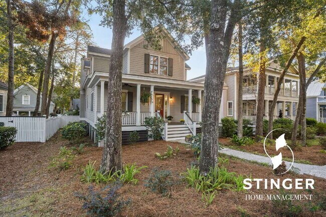 Building Photo - 14 Hayek St