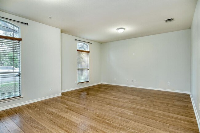 Foto del edificio - 17004 Ennis Trail