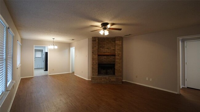 Building Photo - 116 S Pipeline Rd W