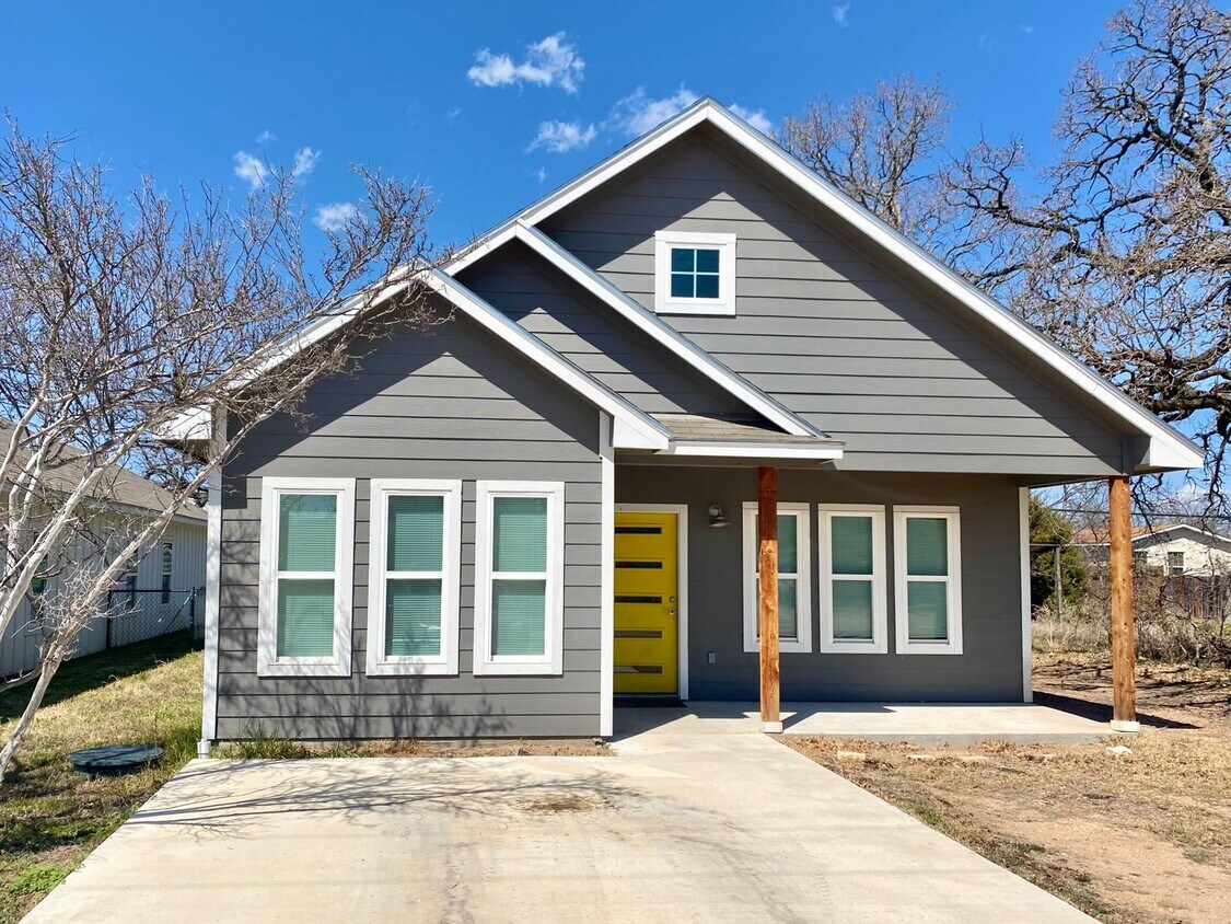 1527 Geronimo Trail, Kingsland, TX 78639 House Rental in Kingsland