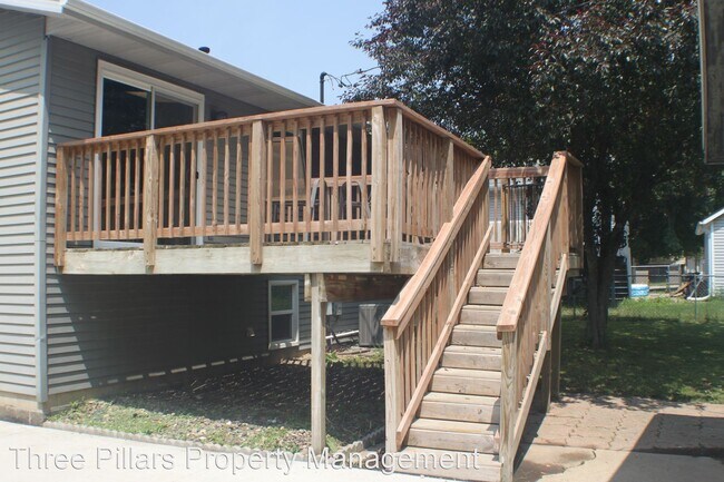 Foto del edificio - 4 br, 2 bath House - 226 6th Ave NW