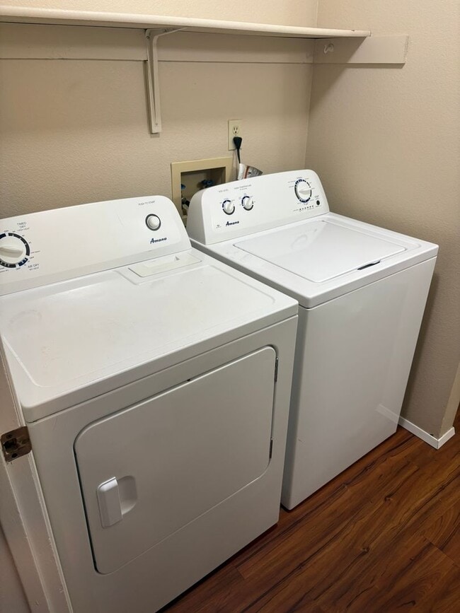 Foto del edificio - MP149 - 1014-1016 E Crown Ave