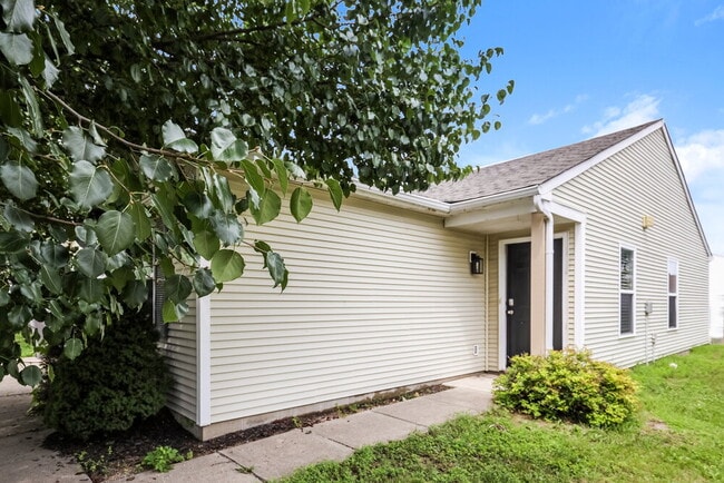 Building Photo - 6715 Everbloom Ln