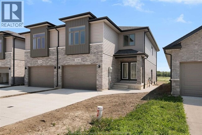 Building Photo - 3546 Hallee Cres