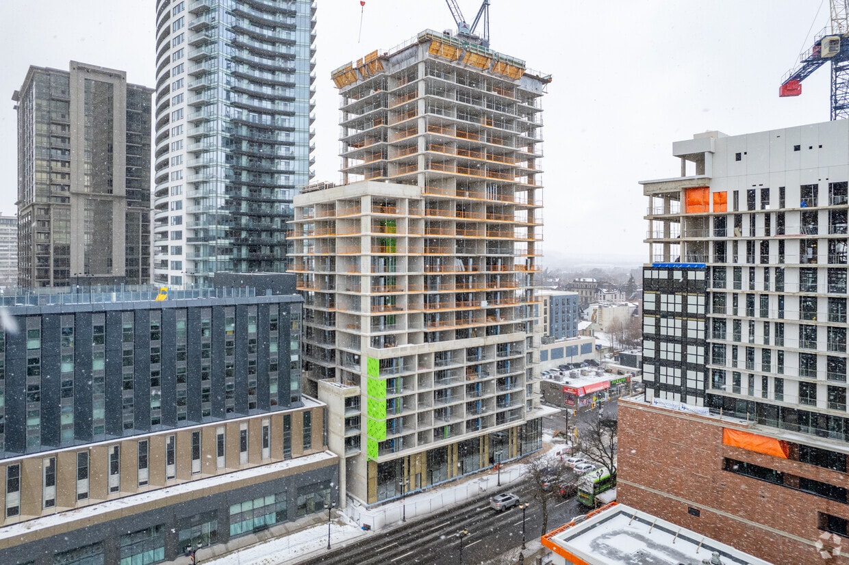 Building Photo - The Monarch