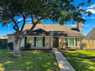 Building Photo - 22018 Elsinore Dr
