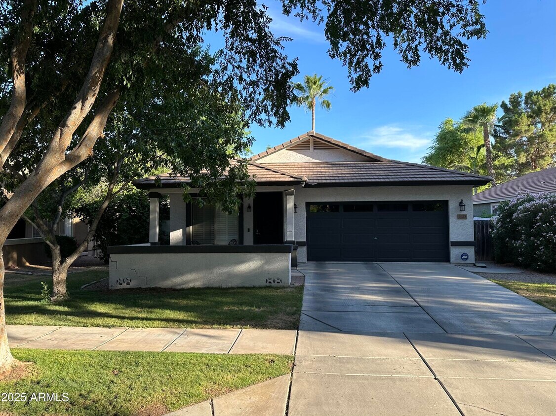 Foto principal - 3623 E Linda Ln