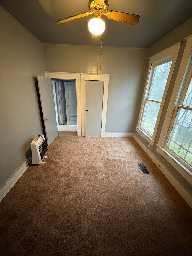 Building Photo - Prospect Duplex