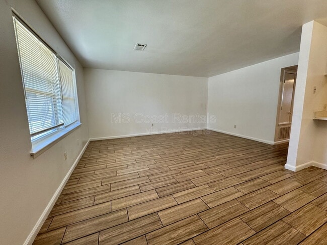 Building Photo - 736 Courthouse Rd