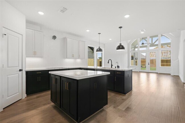 Building Photo - 10623 Hidden Rock Dr