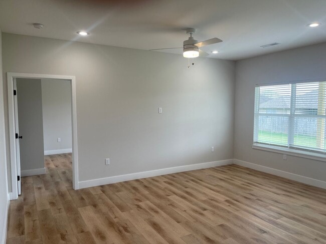 Building Photo - THE DELL 55 +  LUXURY LIVING AVAILABLE NOW