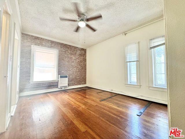 Foto del edificio - 532 S Coronado St
