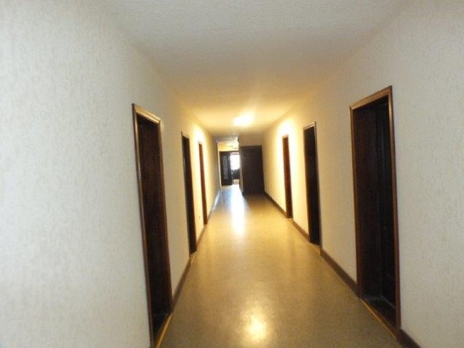 Interior Photo - 124 N Jameson Ave