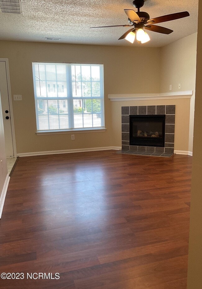 102 Woodlake Ct, Jacksonville, NC 28546 Townhome Rentals in