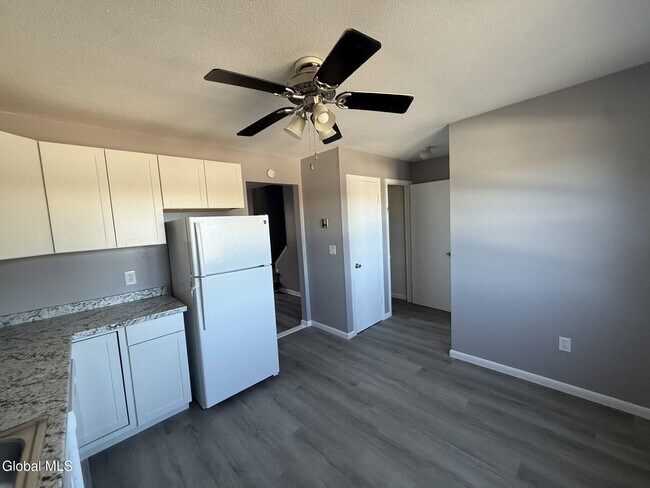 Building Photo - 22 Church St Ext