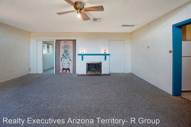 Building Photo - 1 br, 1 bath House - 2920 E. Mabel Street  #2