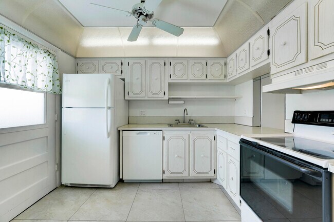 Foto del edificio - 6161 NW 2nd Ave