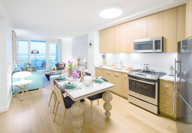 Foto del edificio - 250-626 W 57th St