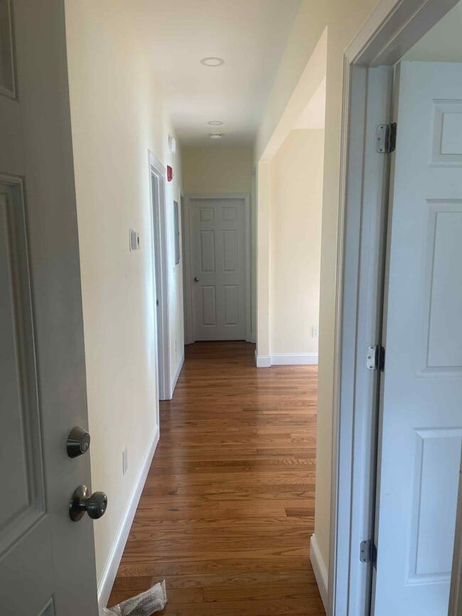 Photo - 6 Millet St Apartments