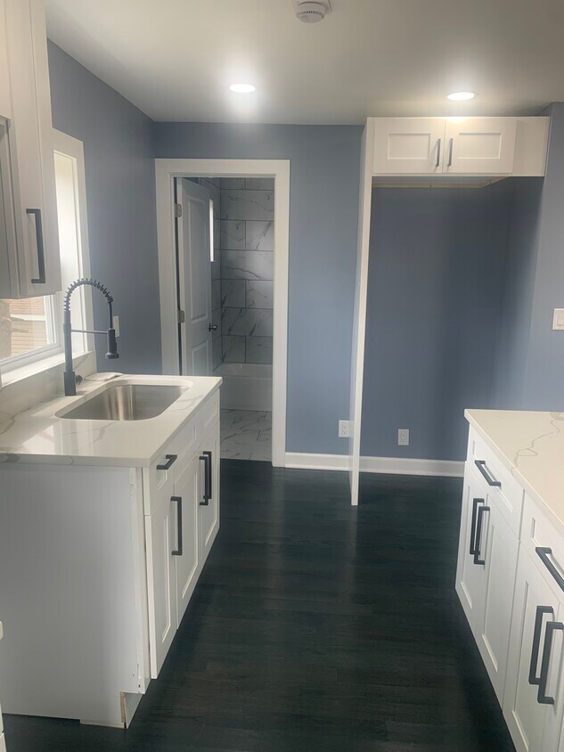 Foto principal - 3914 Sheffield Ave