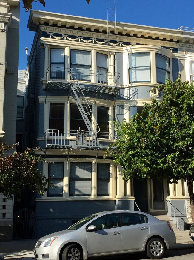 Exterior building on quiet Green Street - 2188 Green St