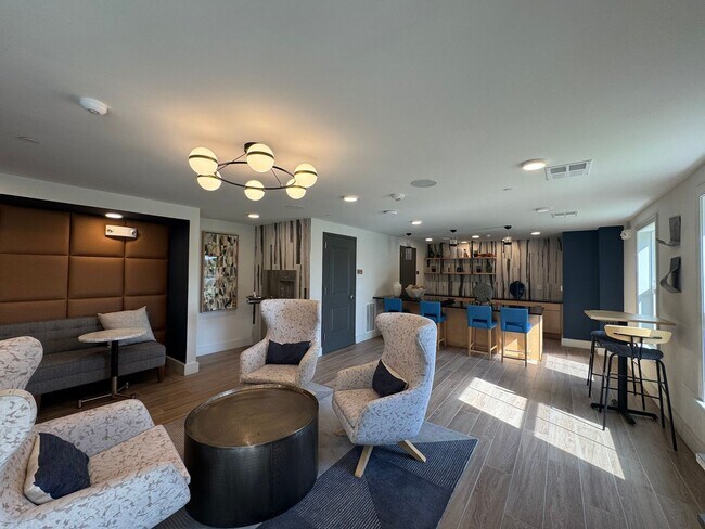 Building Photo - Stylish 2 Bed 2 Bath Condo With Den & Balc...