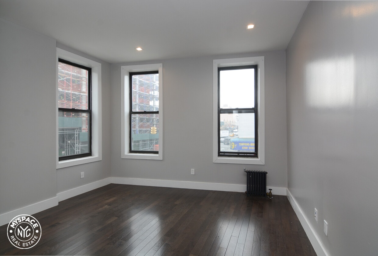 Primary Photo - 1449 Fulton St