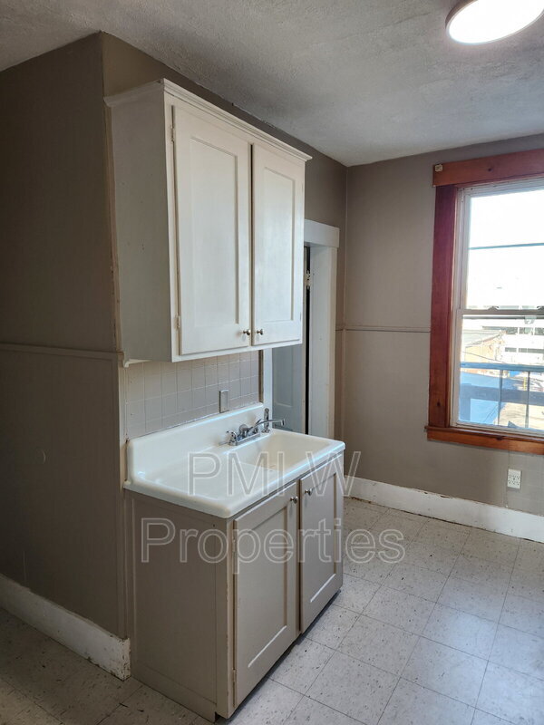 Foto del edificio - 103 W Pearl St