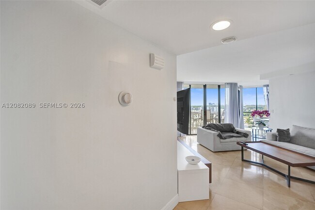 Building Photo - 1000 E Island Blvd