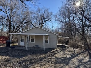 Building Photo - 1601 SE 22nd St