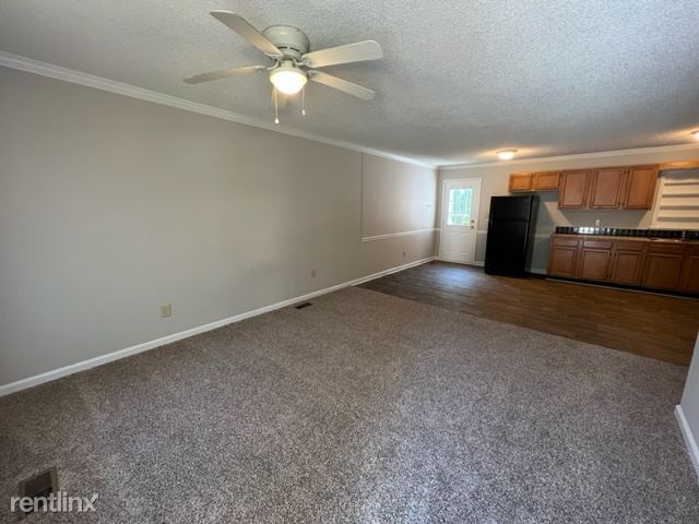 Building Photo - 3 br, 1.5 bath House - 2205 Delta Pl