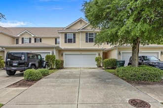 Building Photo - 1060 Fairway Ln