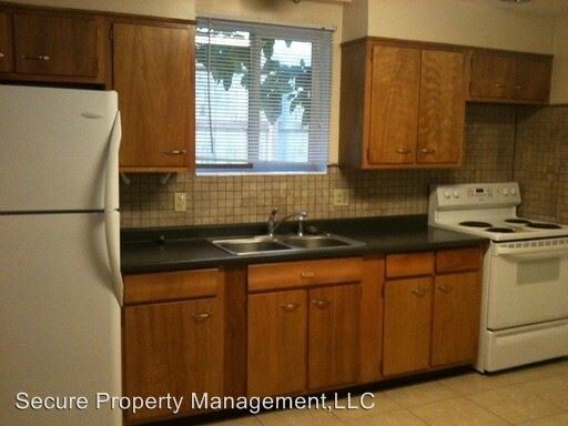 Building Photo - 1349 300 E